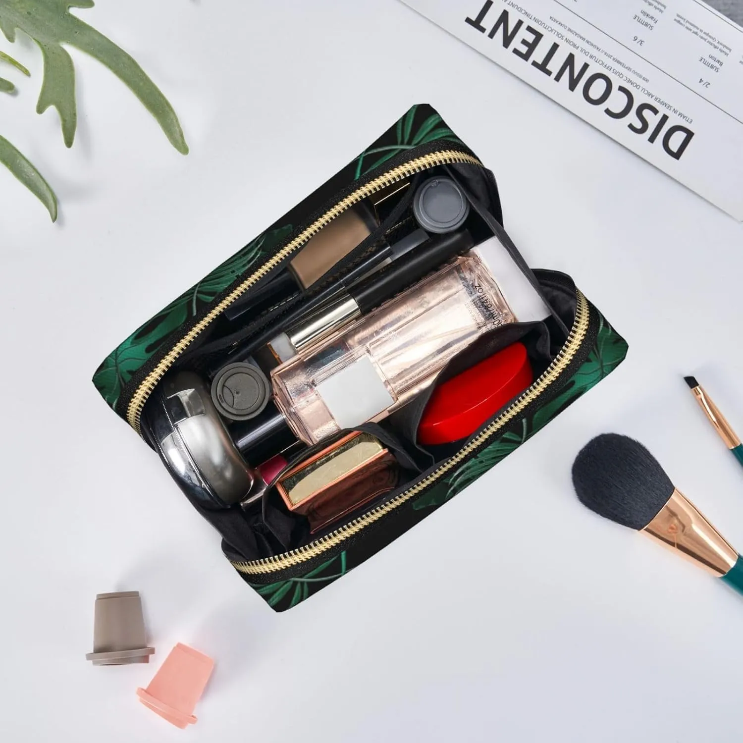 Banana Leaf Green Toiletry Pouch, Travel-Friendly Makeup Organizer For Makeup Brushes, Lipsticks