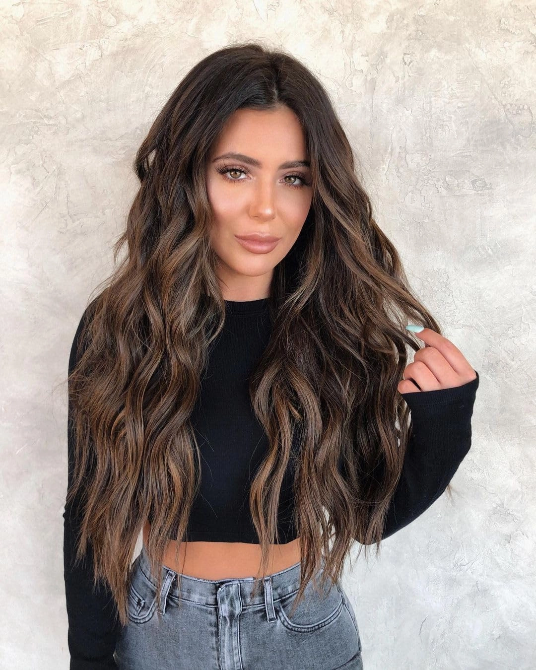 Colorful Queen Blonde Highlight Wigs for Women 26 Inch Long Wavy Brown Wigs for Women Middle Part Curly Synthetic Lace Wig for Cosplay Daily Use