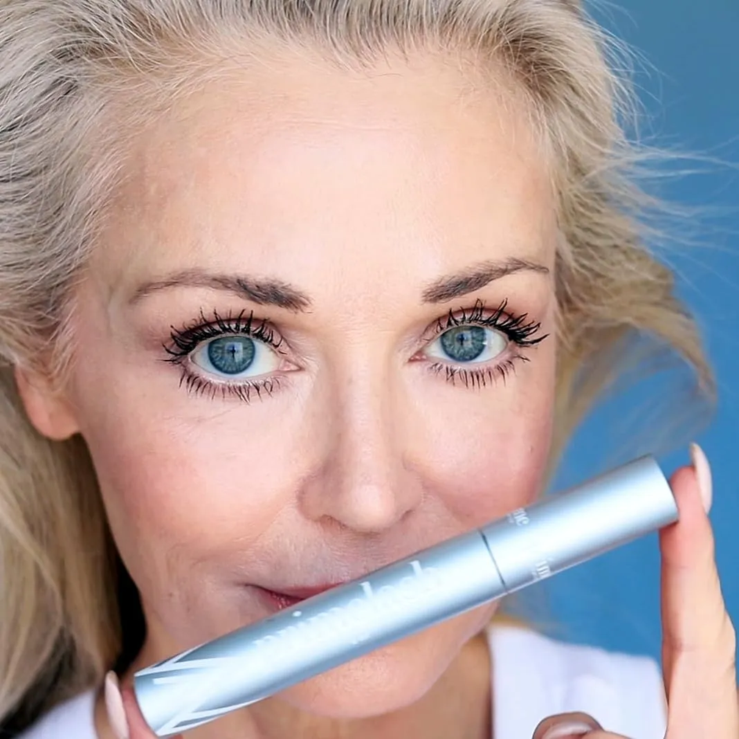 PrimeLash Mascara for Older Women – Volumizing, Incredible Length in 2 Coats – Long-Stay, Zero Clumps, Hypoallergenic (Black)