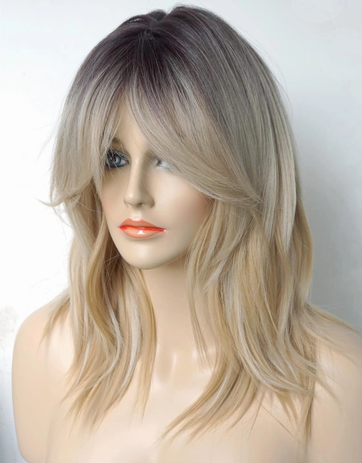 Short Wavy Blonde Wigs ombre for white women medium length wolf -tail wave wig with bangs Synthetic wig Highlight for white Women (Blonde Mixed 3165)
