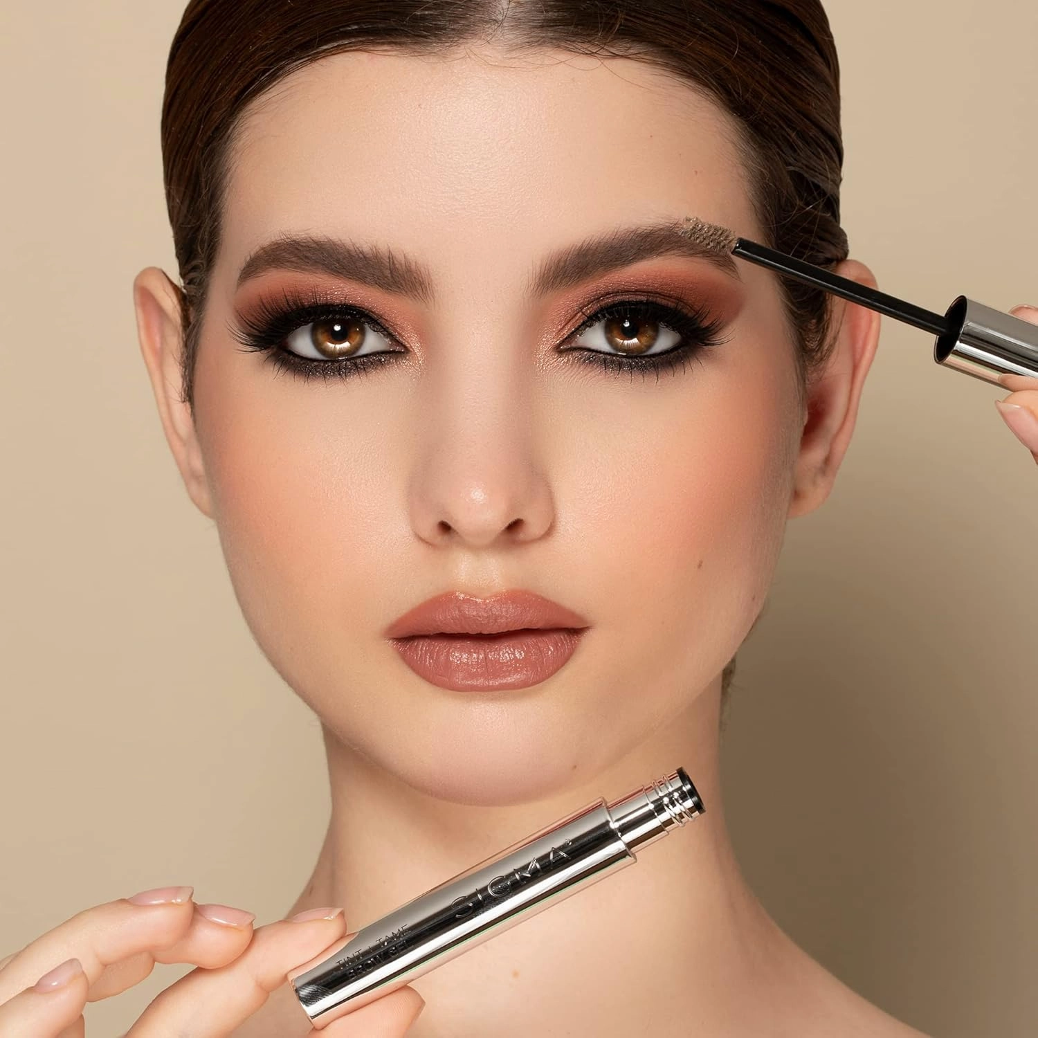 Sigma Beauty Tint   Tame Dark Brow Gel – Professional Grade Brow Tint & Shaping Gel for Filling, Grooming, & Shaping Brows - For Achieving Natural, Feathered Brows (Dark Brown Brow Gel for Dark Hair)